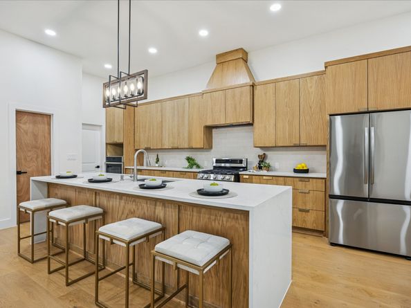 206 Milwaukee Street, Houston TX 77009