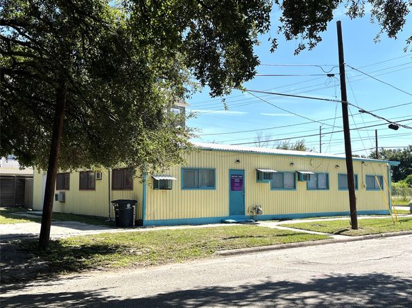 2501 Mcgowen Street, Houston TX 77004