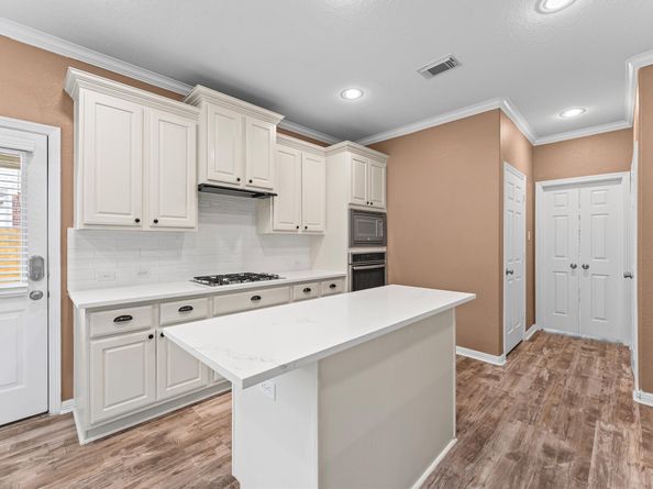 1615 Noble Pointe Drive, Spring TX 77379