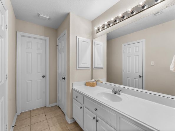 1615 Noble Pointe Drive, Spring TX 77379