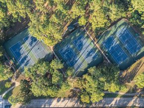 1615 Noble Pointe Drive, Spring TX 77379