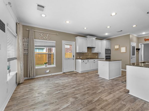 1615 Noble Pointe Drive, Spring TX 77379