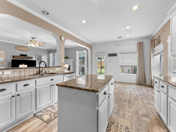1615 Noble Pointe Drive, Spring TX 77379