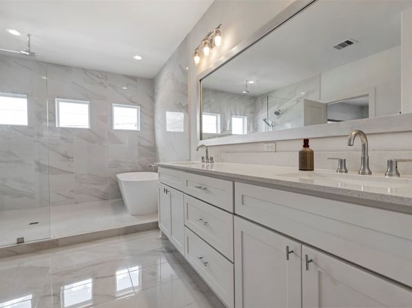 8706 Ojeman Creek Lane, Houston TX 77055