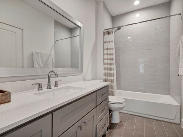 8706 Ojeman Creek Lane, Houston TX 77055