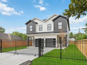 8015 Venus Street A/B, Houston TX 77088