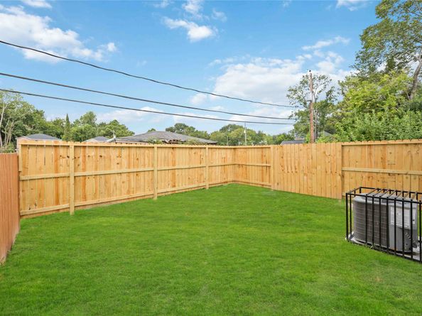 8015 Venus Street A/B, Houston TX 77088