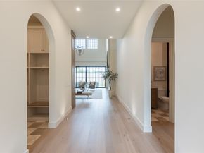 765 Sue Barnett Drive, Houston TX 77018