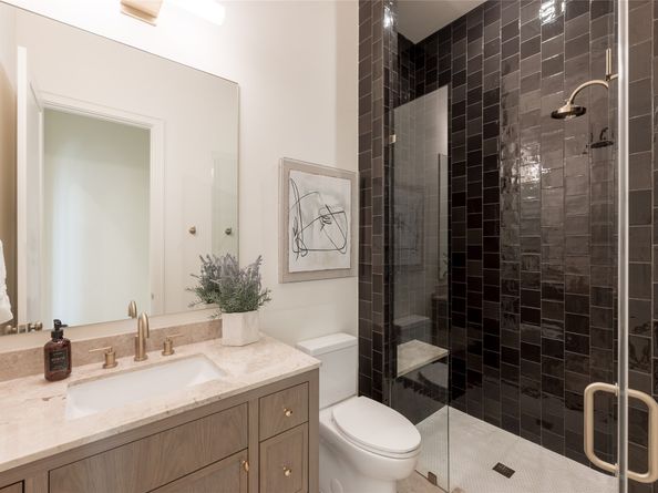 765 Sue Barnett Drive, Houston TX 77018