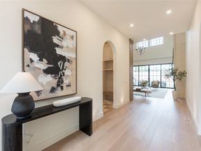765 Sue Barnett Drive, Houston TX 77018