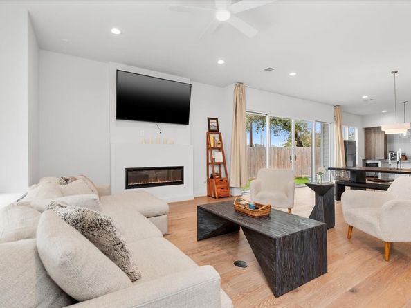 5203 Texas Street, Houston TX 77011