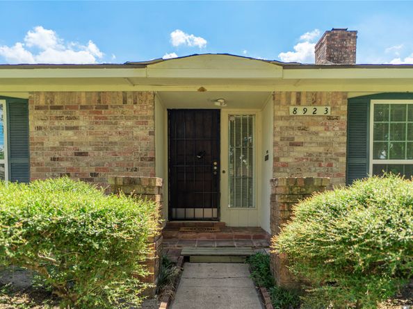 8923 Hendon Lane, Houston TX 77036
