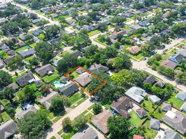 8923 Hendon Lane, Houston TX 77036
