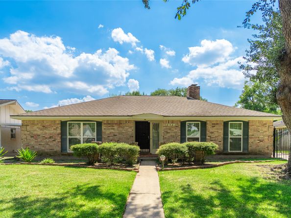 8923 Hendon Lane, Houston TX 77036