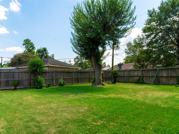 8923 Hendon Lane, Houston TX 77036