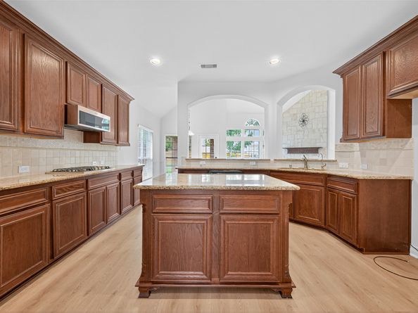 1840 Leela Springs Drive, Conroe TX 77304