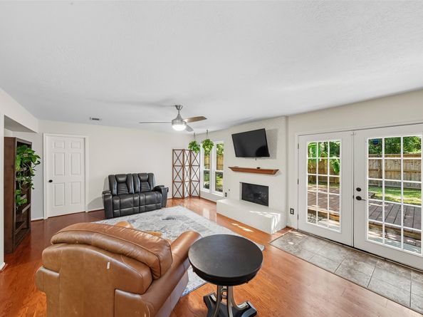 215 E Rainbow Ridge Circle, Spring TX 77381