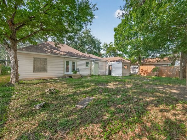 5223 Clay Street, Houston TX 77023