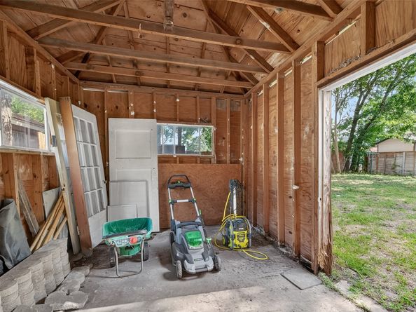 5223 Clay Street, Houston TX 77023