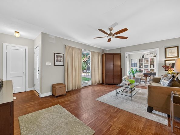 5223 Clay Street, Houston TX 77023