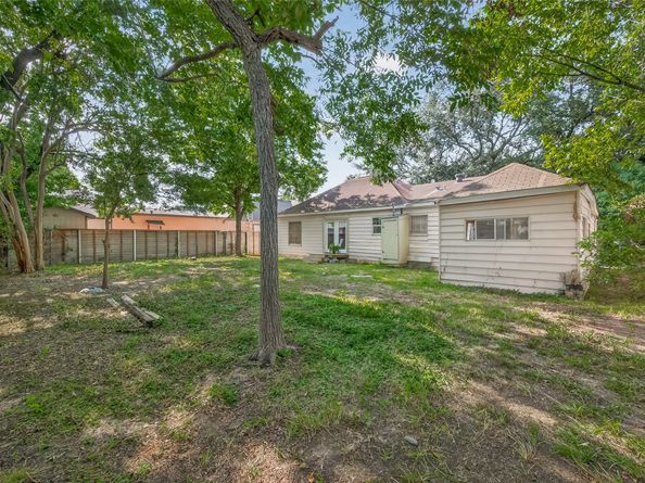 5223 Clay Street, Houston TX 77023
