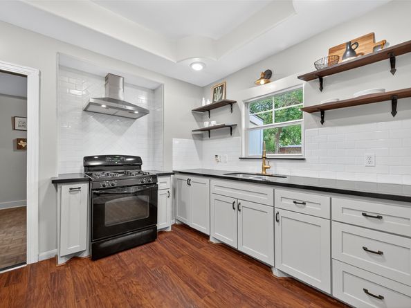 5223 Clay Street, Houston TX 77023