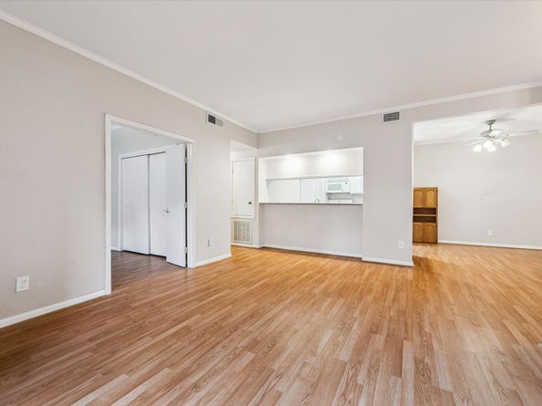 8100 Cambridge Street 19, Houston TX 77054