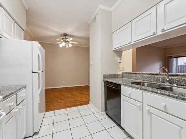 8100 Cambridge Street 19, Houston TX 77054