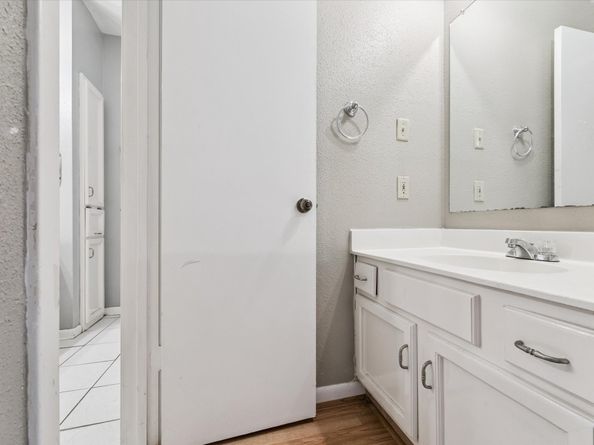 8100 Cambridge Street 19, Houston TX 77054
