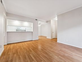 8100 Cambridge Street 19, Houston TX 77054