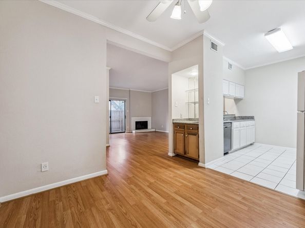 8100 Cambridge Street 19, Houston TX 77054