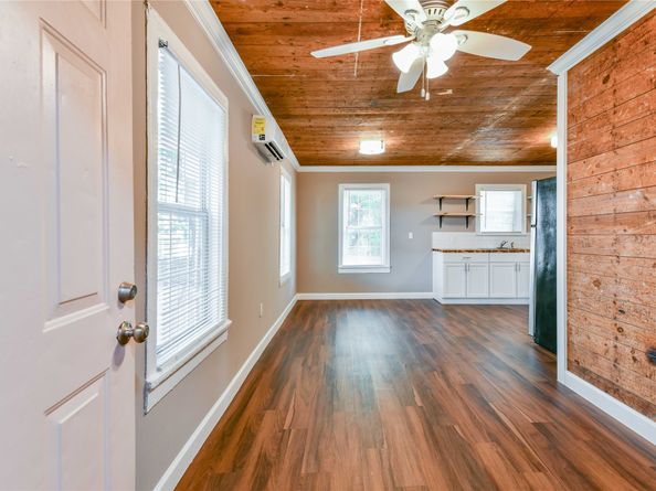 4611 Schroeder Street, Houston TX 77011