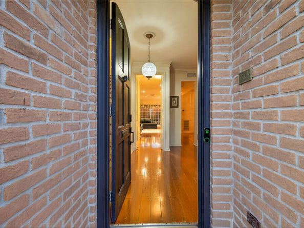 7604 Del Monte Drive, Houston TX 77063