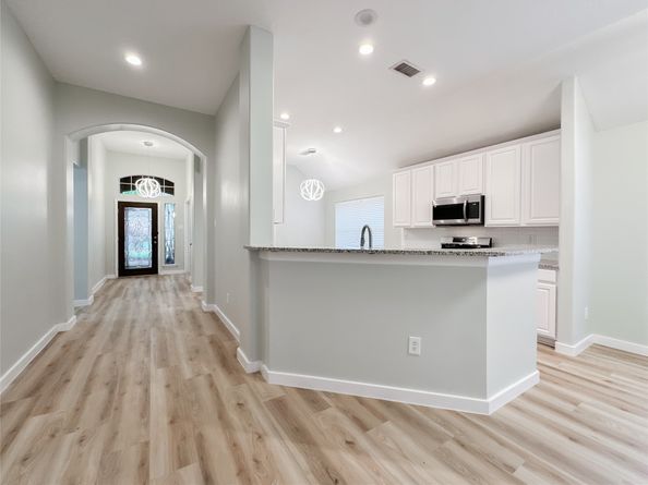 27 Auburn Path Drive, The Woodlands TX 77382