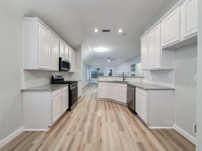 27 Auburn Path Drive, The Woodlands TX 77382