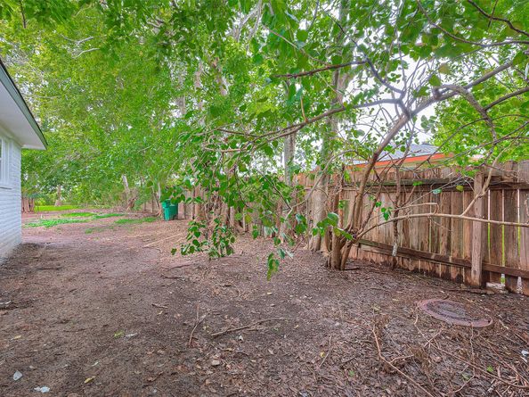 12111 Jutland Road, Houston TX 77048
