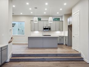 129 Eastwood Street, Houston TX 77011