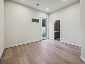 129 Eastwood Street, Houston TX 77011