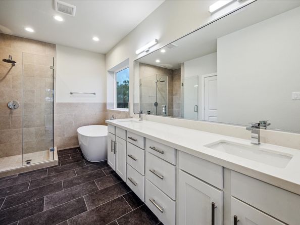 129 Eastwood Street, Houston TX 77011