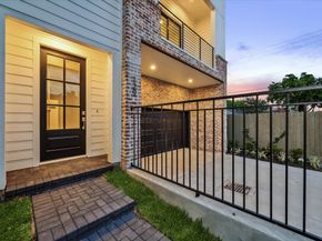 129 Eastwood Street, Houston TX 77011