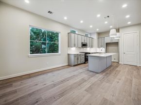 129 Eastwood Street, Houston TX 77011