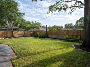 12423 Honeywood Trail, Houston TX 77077