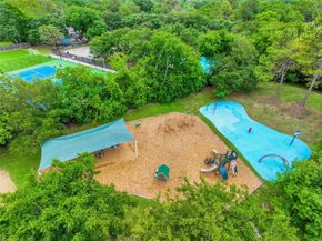 12423 Honeywood Trail, Houston TX 77077