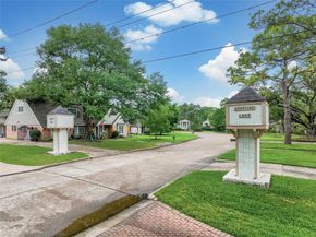 12423 Honeywood Trail, Houston TX 77077