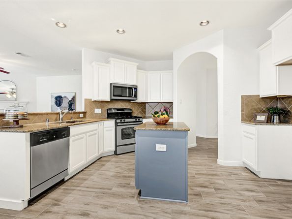 31 Hearthwick Road, Tomball TX 77375