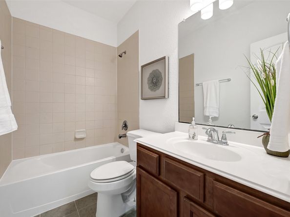 31 Hearthwick Road, Tomball TX 77375