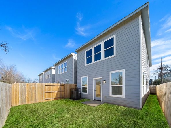 2019 Harlem Street, Houston TX 77020