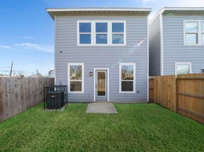 2019 Harlem Street, Houston TX 77020