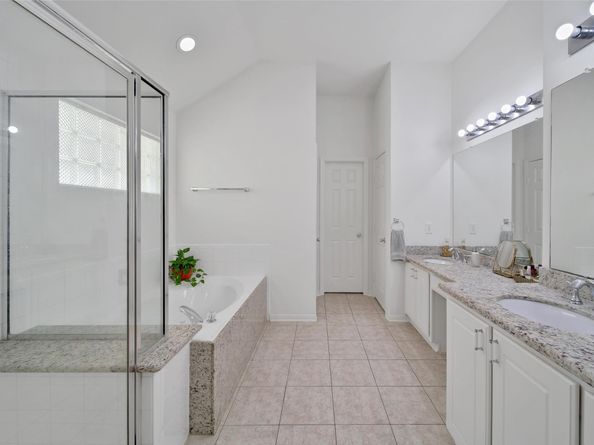 67 N Veranda Ridge Drive, The Woodlands TX 77382