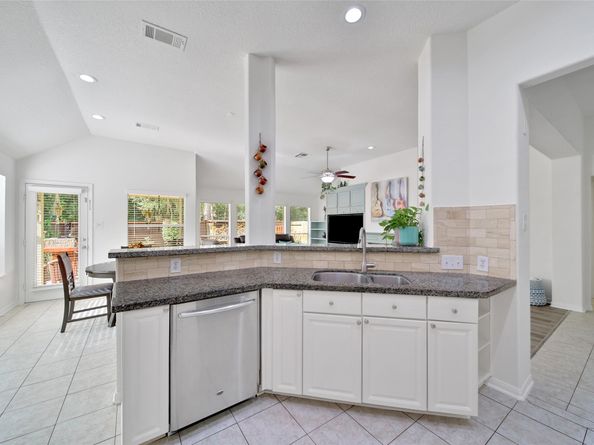 67 N Veranda Ridge Drive, The Woodlands TX 77382